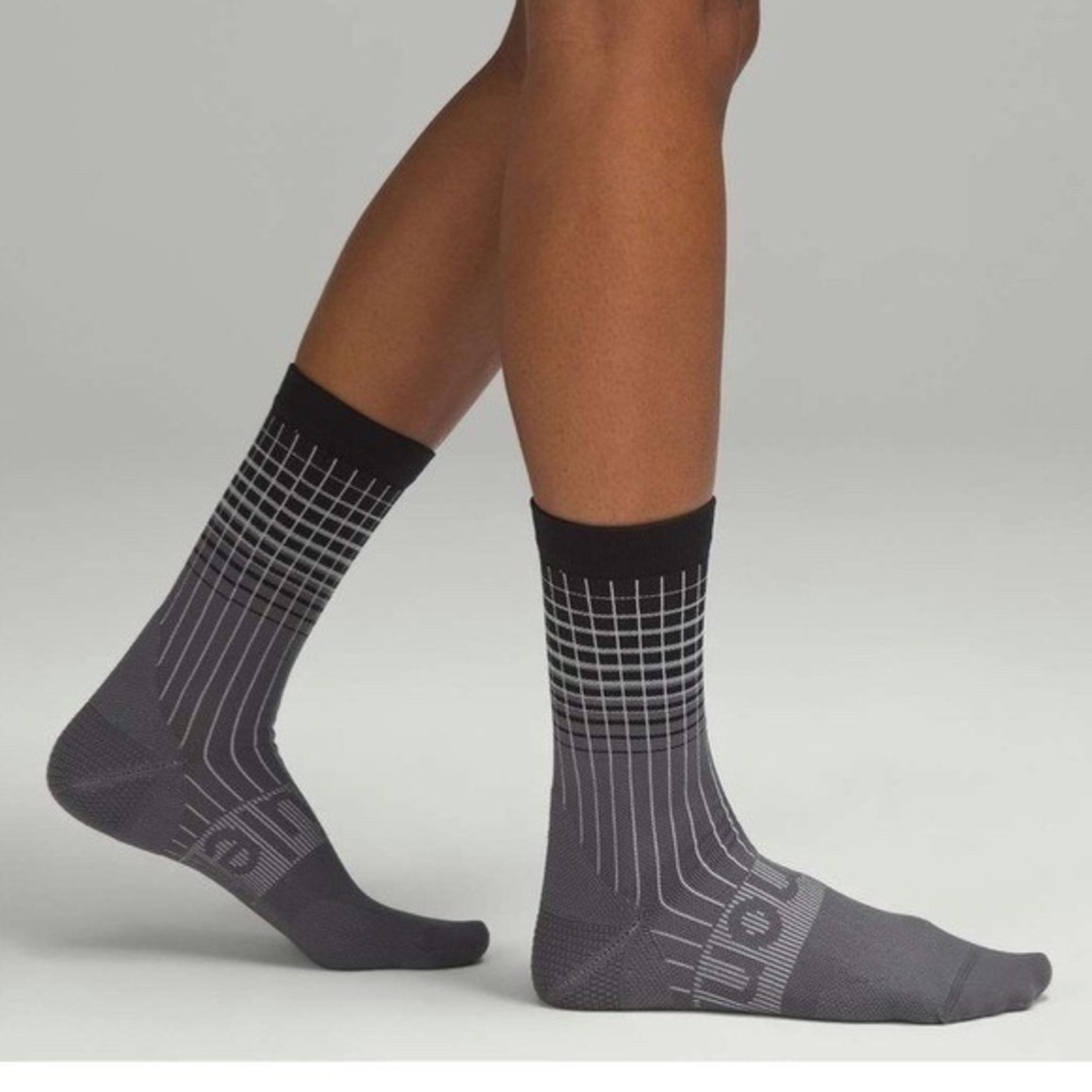 Lululemon Womens Power Stride Crew Socks Reflective Size medium NWT